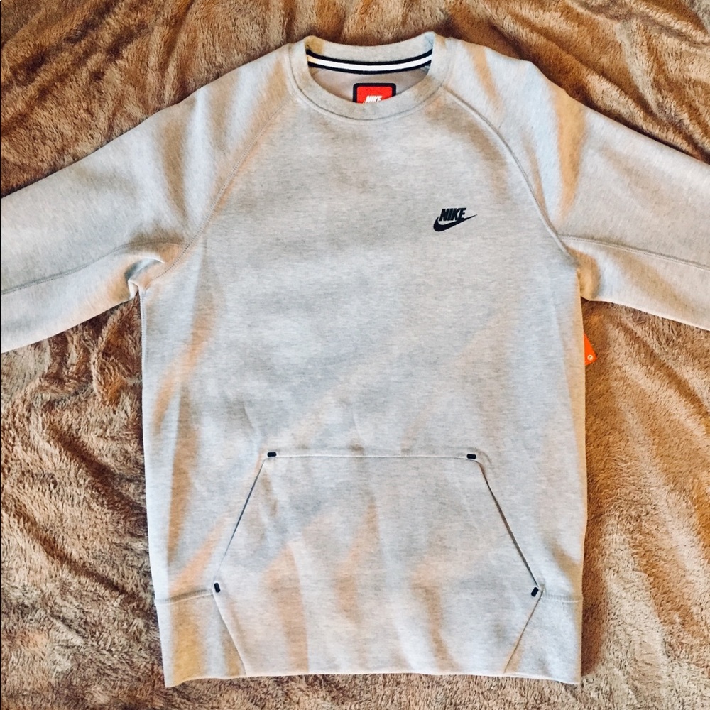 SOLD-NIKE TECH FLEECE CREW PULLOVER SWEATSHIRT - Picture 4 of 8
